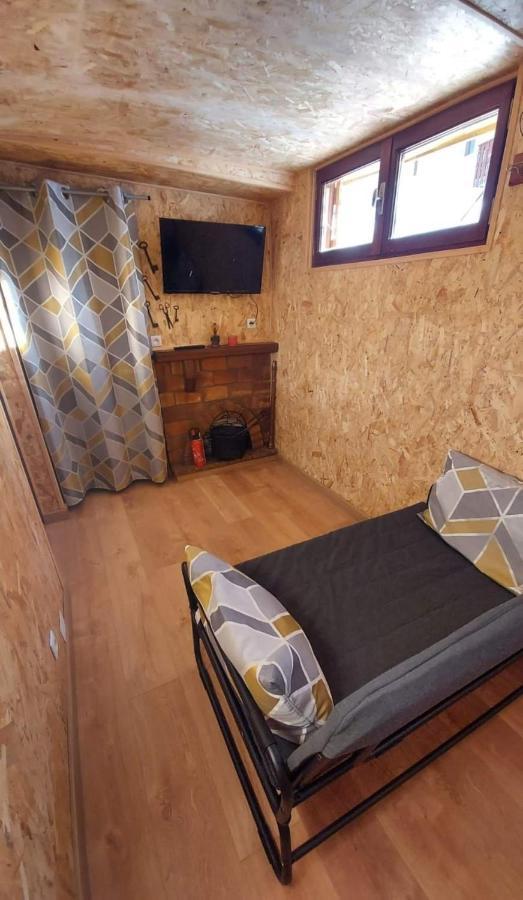 Petit chalet atypique au pied des pistes Modane Extérieur photo