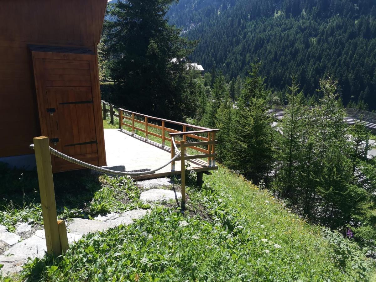 Petit chalet atypique au pied des pistes Modane Extérieur photo