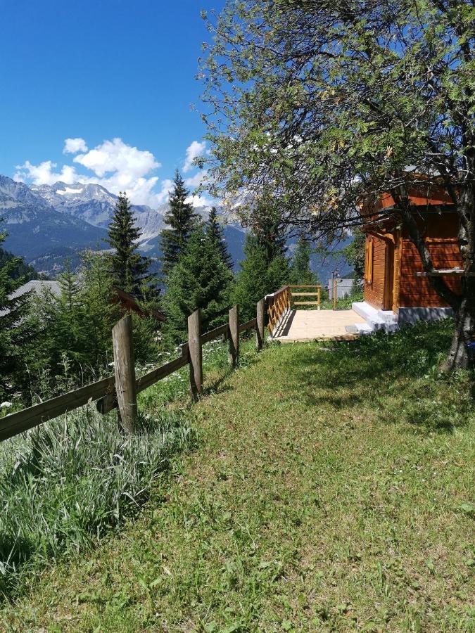 Petit chalet atypique au pied des pistes Modane Extérieur photo